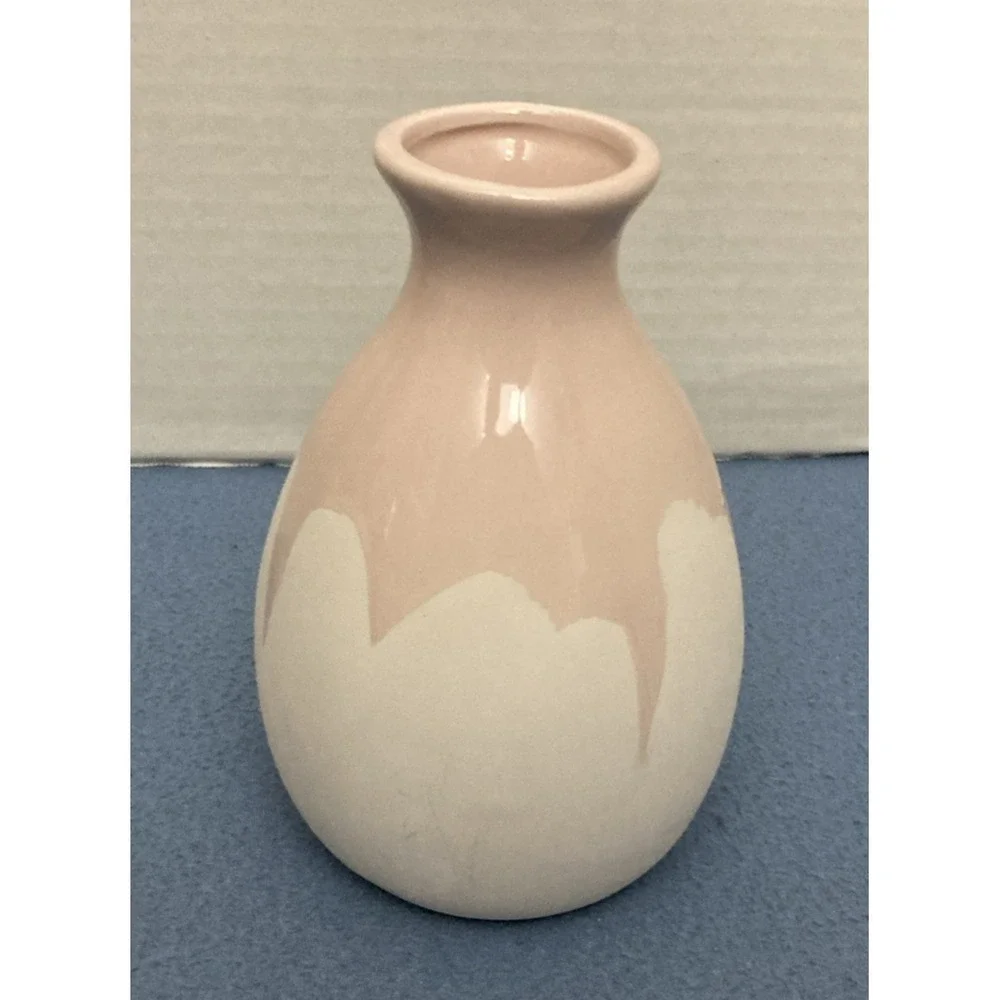 Isaac Mizrahi Loves XO Sienna‎ Pottery Vase Pink & White 6.5